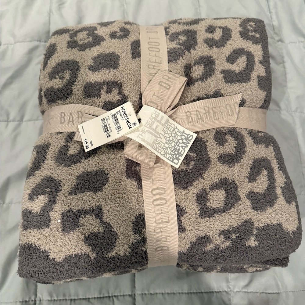 Nordstrom Barefoot Dreams Charcoal Leopard Blanket